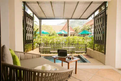 Habitación Deluxe doble o con 2 camas individuales y bañera de hidromasaje — Deevana Patong Resort & Spa